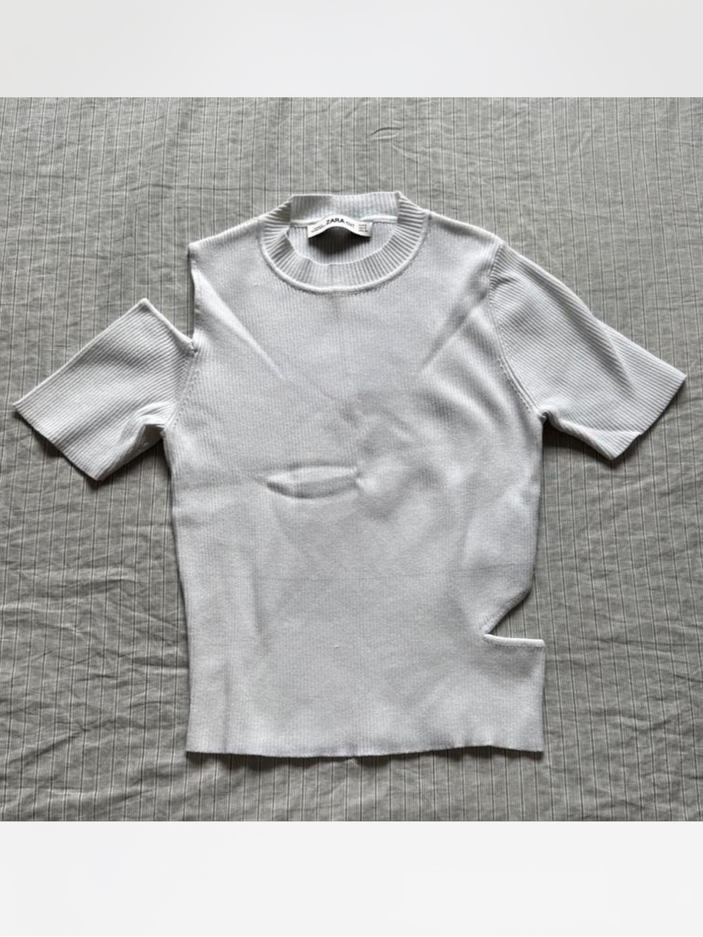 Zara White Short-Sleeve Cutout Crop Top